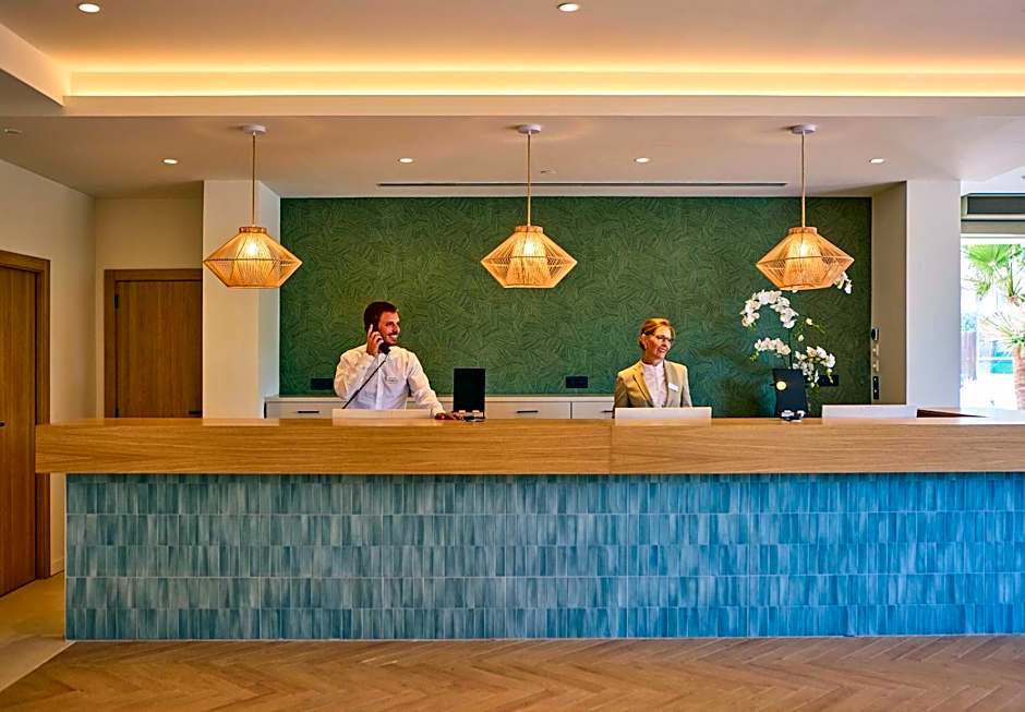 Universal Hotel Romantica