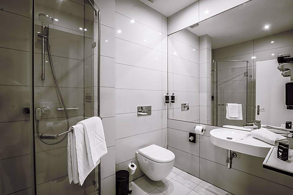 Plaza V Executive Hotel