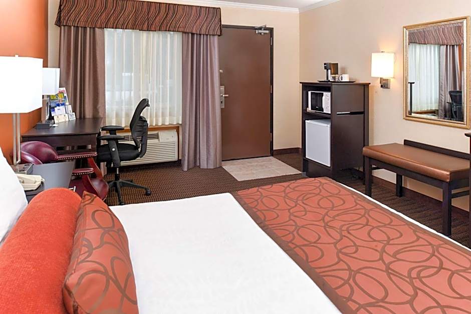 Best Western Plus Landmark Inn