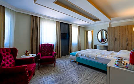 Comfort Room for 4 People