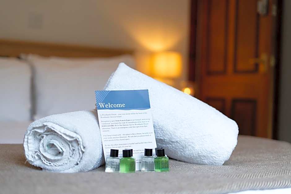 Woodlands House with Hot Tub