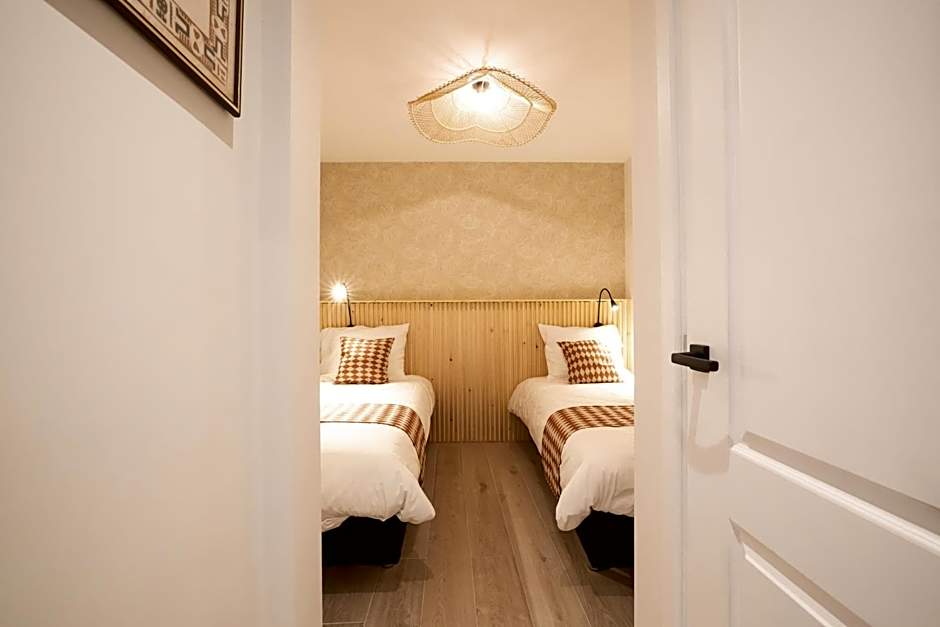 Modern two bedroom apartment close to the beach