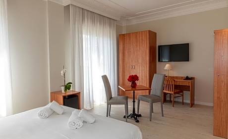 Deluxe Quadruple Room with Sea View