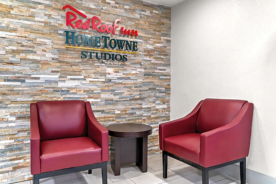 HomeTowne Studios by Red Roof Flint