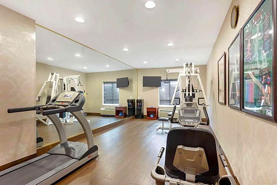 Comfort Inn & Suites Carneys Point