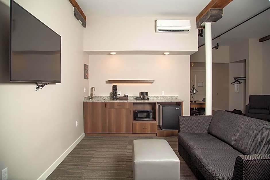 Hotel Millwright