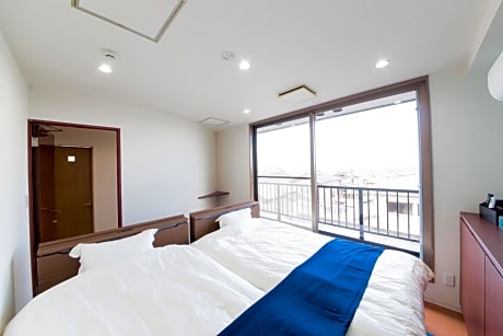 Twin Room with City View
