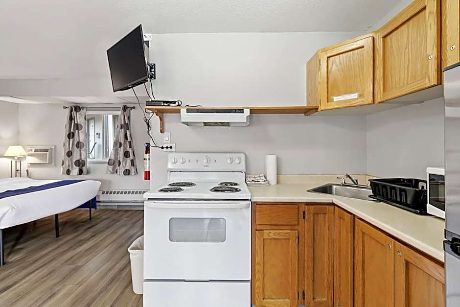 Canadas Best Value Desert Inn & Suites Cache Creek