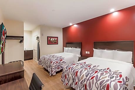 Deluxe Room with Two Queen Beds with Kitchenette Smoke Free