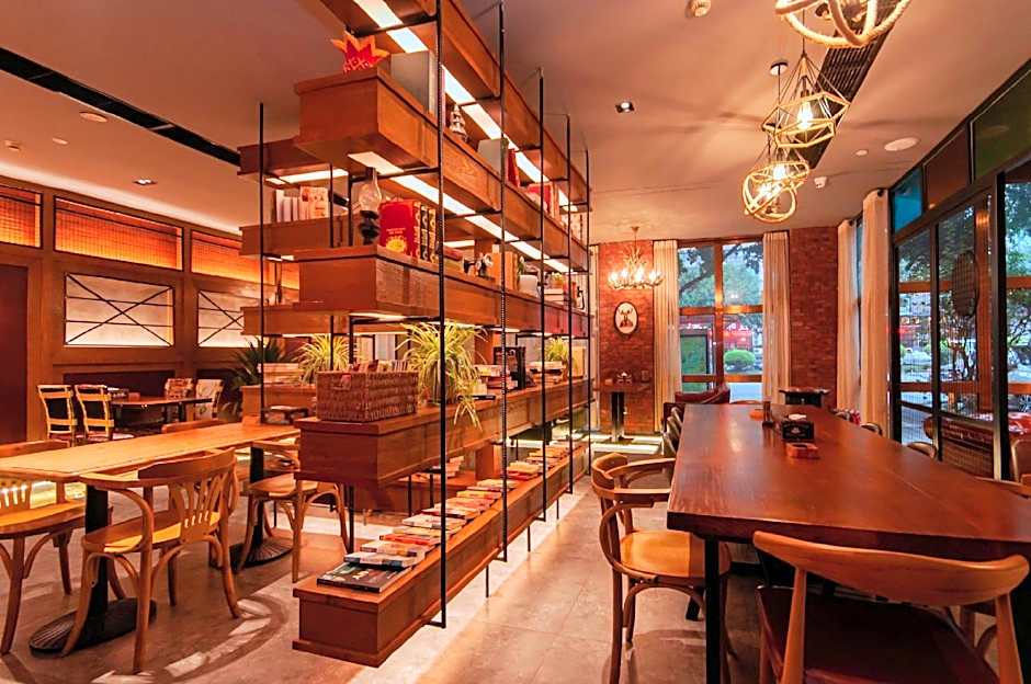 James Joyce Coffetel Chongqing Huangnibang Light Rail Station – Chungking (Chongqing), KY