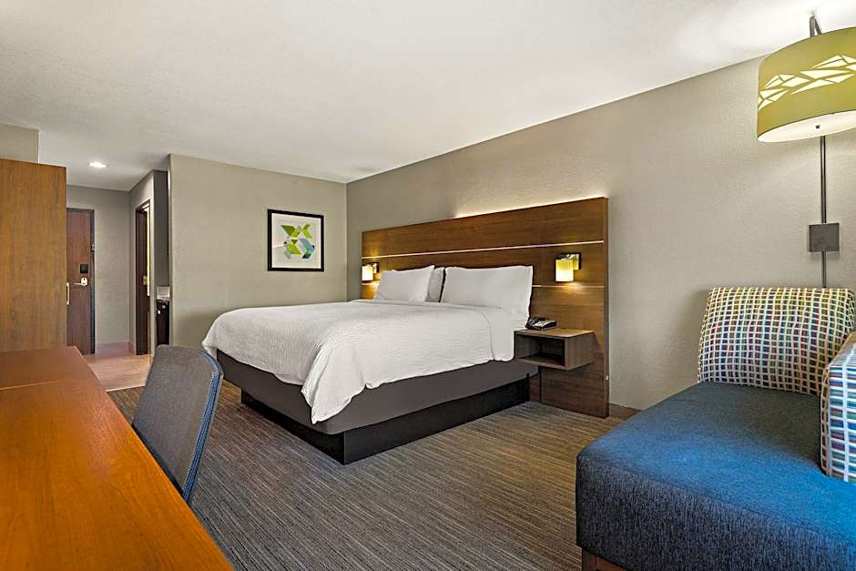 Holiday Inn Express Hotel and Suites Okmulgee By IHG