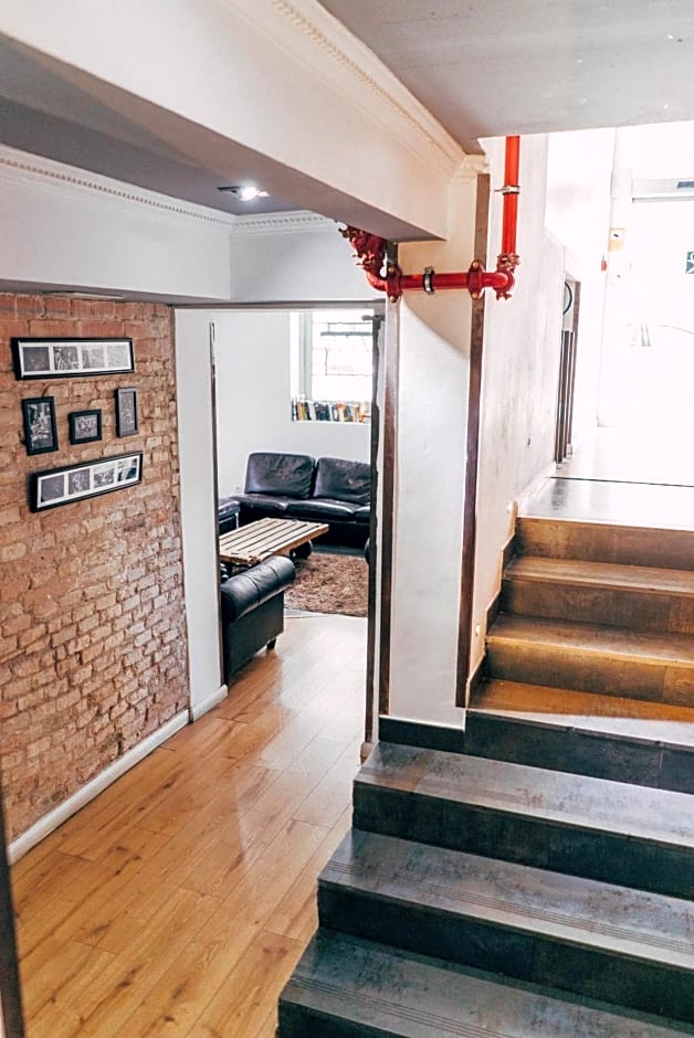 Black Swan Hostel