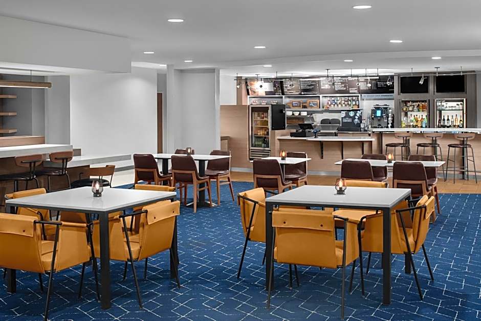 Courtyard by Marriott Santa Clarita Valencia