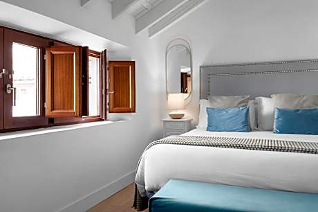 Standard Room for 6 People