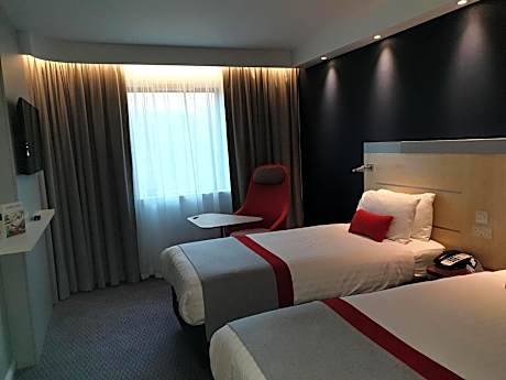 Standard Twin Room with Free Hot Breakfast
