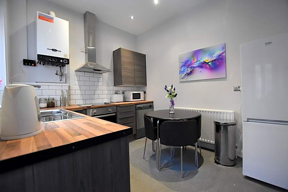 Dwell Living Central 5 BD, Sleeps 10