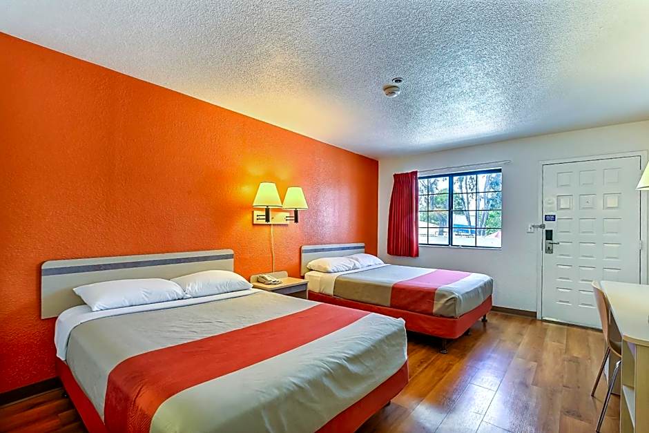Super 8 by Wyndham Livermore