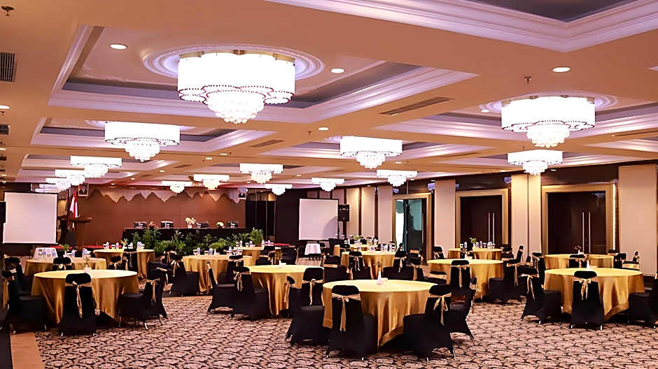 Grand Mahkota Hotel
