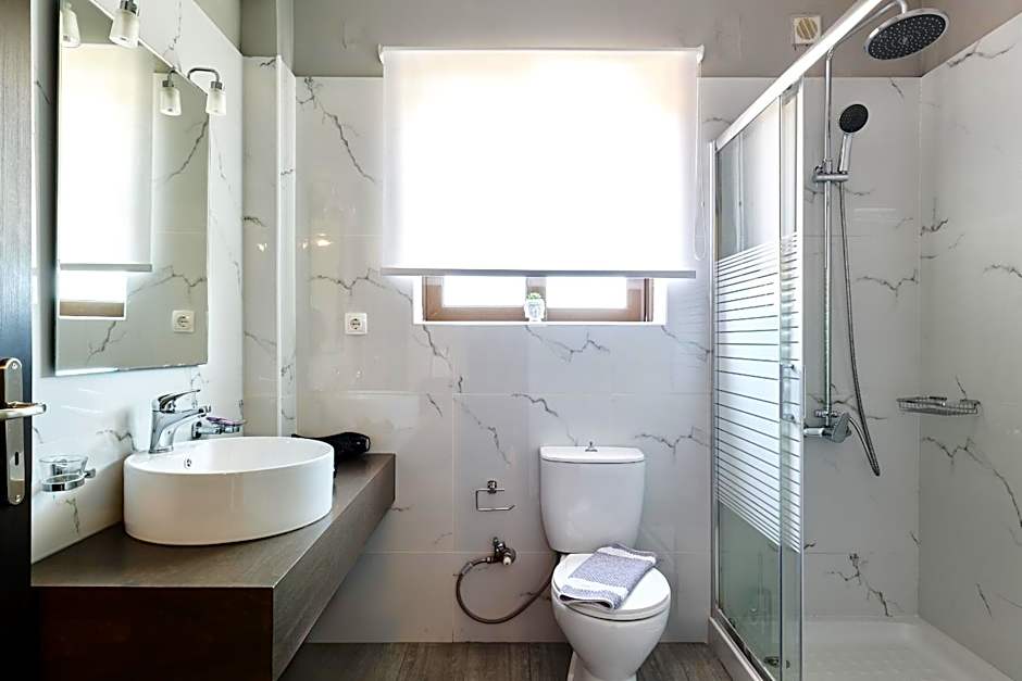 Villa Gereoudis SeaView Apartments-Pool & Bar