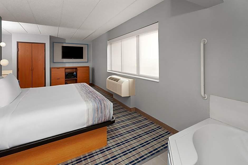 AmericInn by Wyndham Appleton North/Little Chute