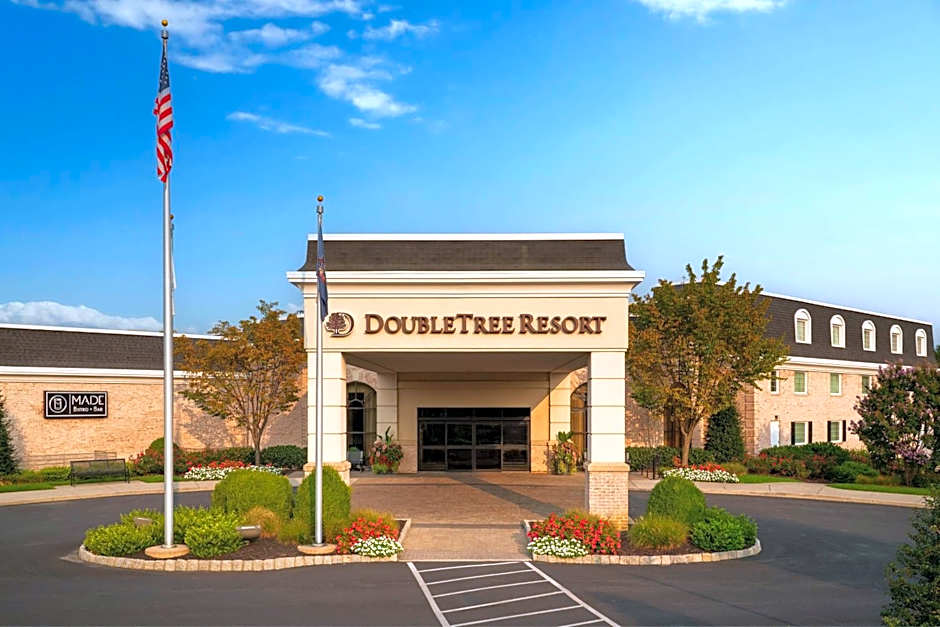 Photo 1 of 50 of DoubleTree By Hilton Resort Lancaster/Willow Valley