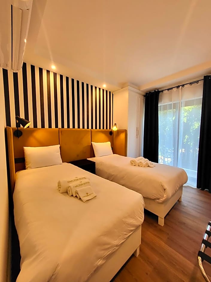 Carlton Hotel