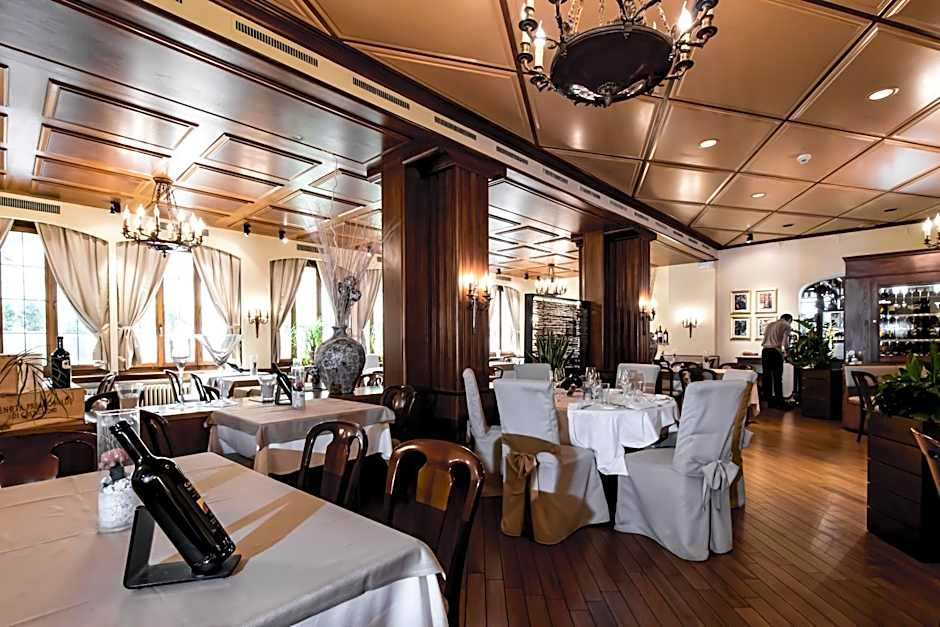 Enjoy 1313AG Hotel Touring