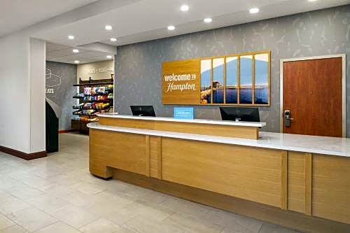 Hampton Inn & Suites Mystic