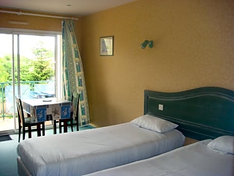 Comfort Twin Room with Street View