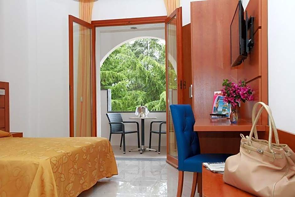 Villaggio Turistico La Mantinera - Hotel