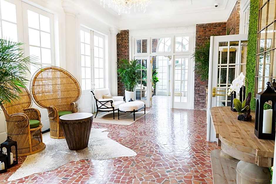 The Historic Cavalier Hotel and Beach Club, Autograph Collection 