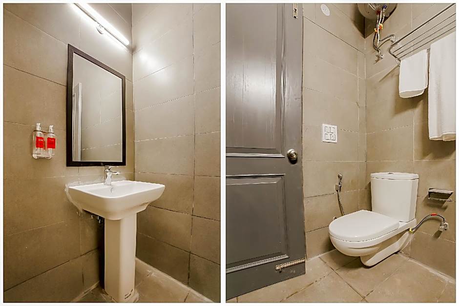 Townhouse 330 DLF Phase-2 Near Leisure Valley Park