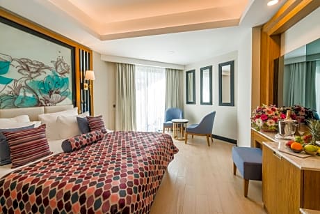 Family Room with Side Sea View