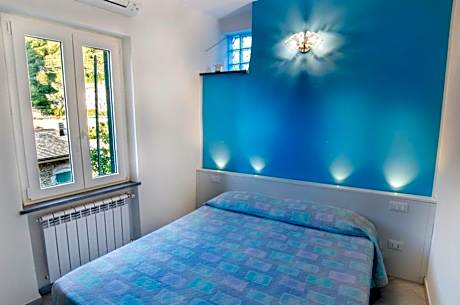 One-Bedroom Apartment with Private Garden