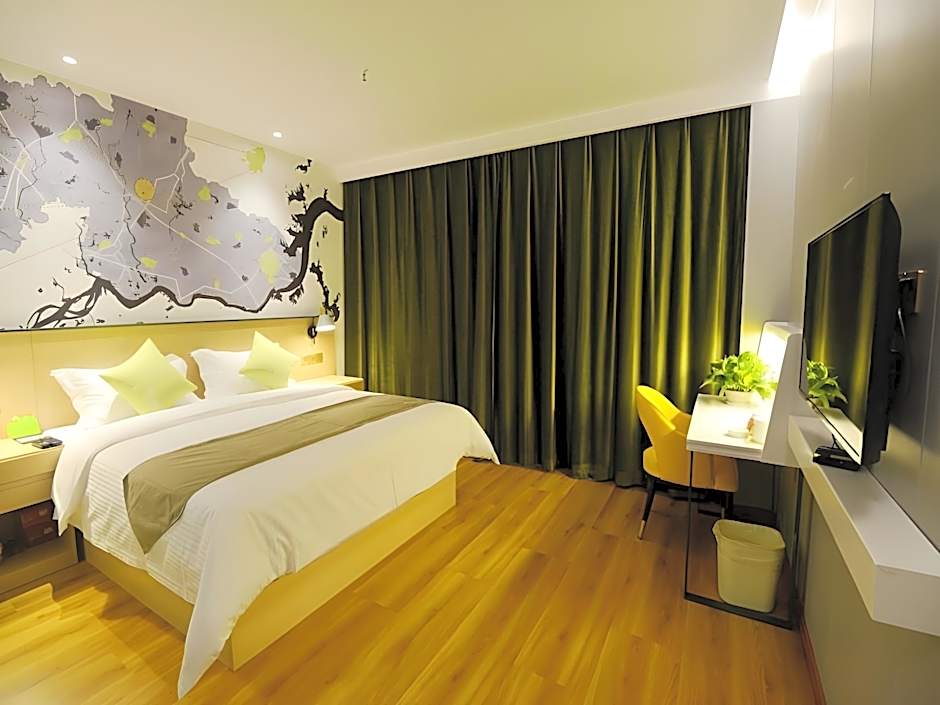 Vatica Huanggang Luotian County City Square Hotel