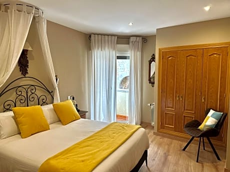Deluxe Double Room with Castle View