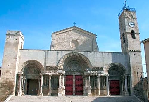 Kyriad Direct Arles Nord