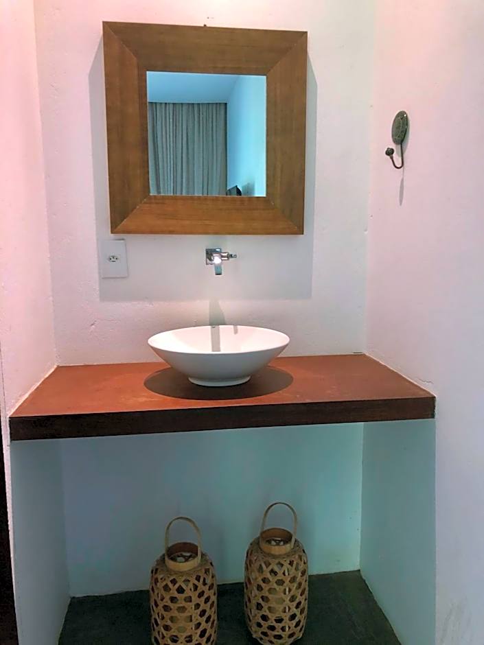 Casa com Piscina, 3 Suites, sala de estar e cozinha completa