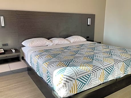 1 King Bed | Suite, Nsmk, Kitche