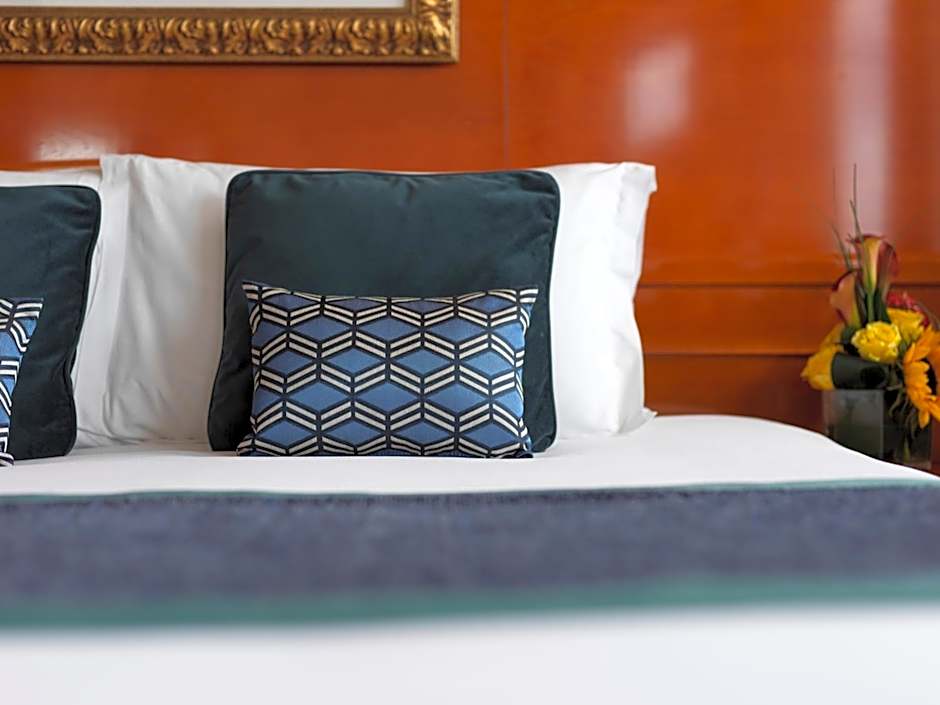 Sunborn London Yacht Hotel