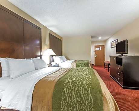 2 Double Beds, Smoking