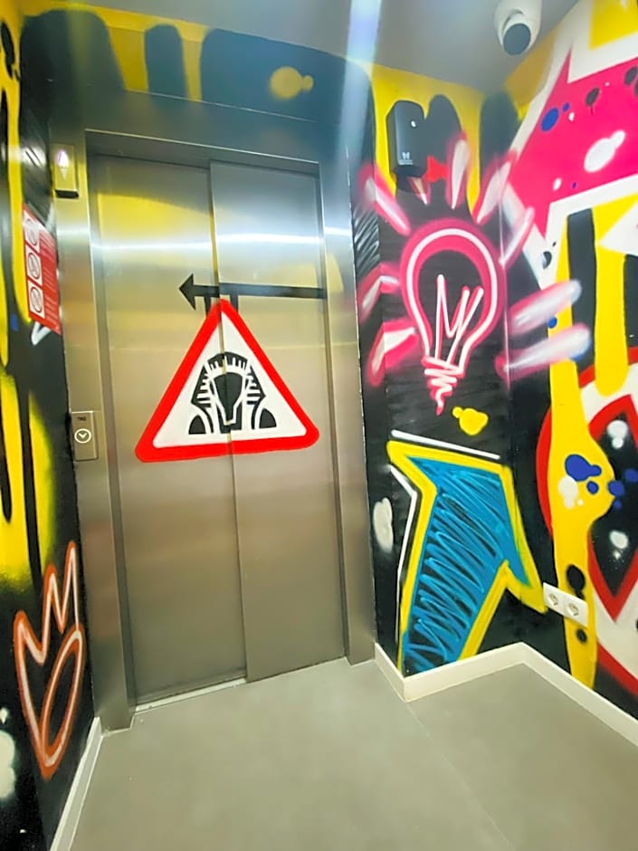 We Street Hostel - Albergue