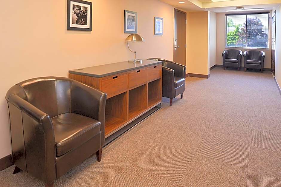 Radisson Hotel Detroit Metro Airport