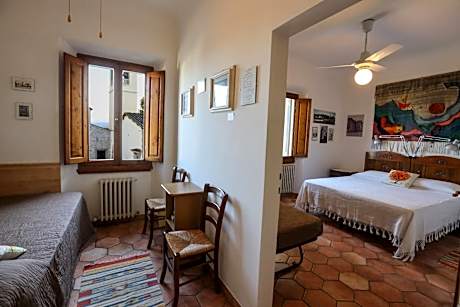 Triple Room with Private External Bathroom