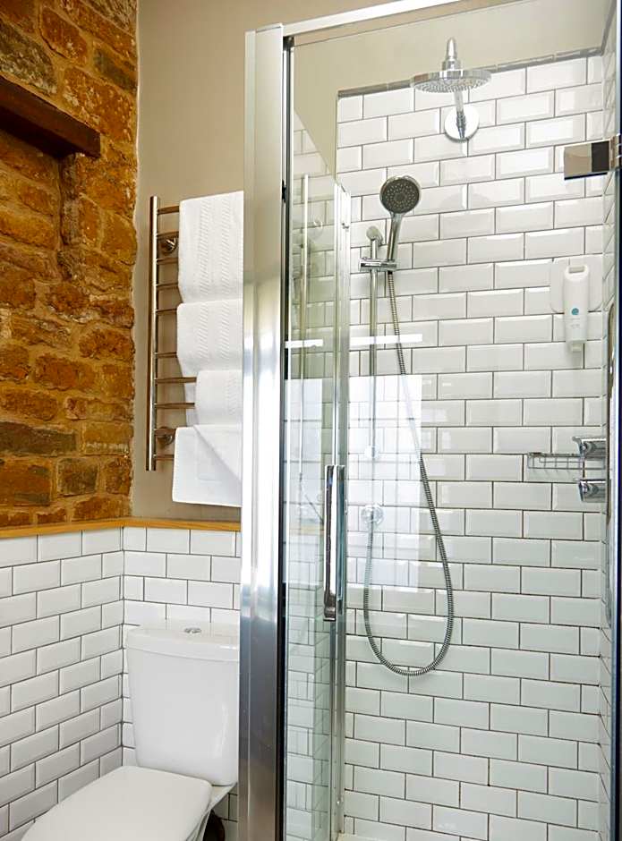 Red Lion Hotel by Greene King Inns