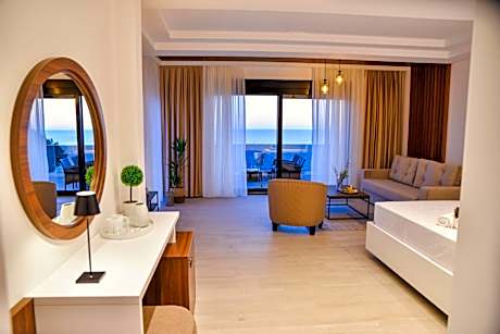 Deluxe Double Room with Balcony and Sea View