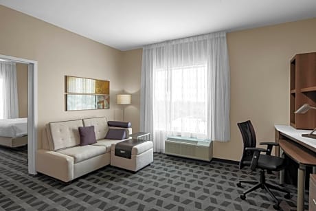 1 Bedroom Suite, 1 Queen, Sofa bed