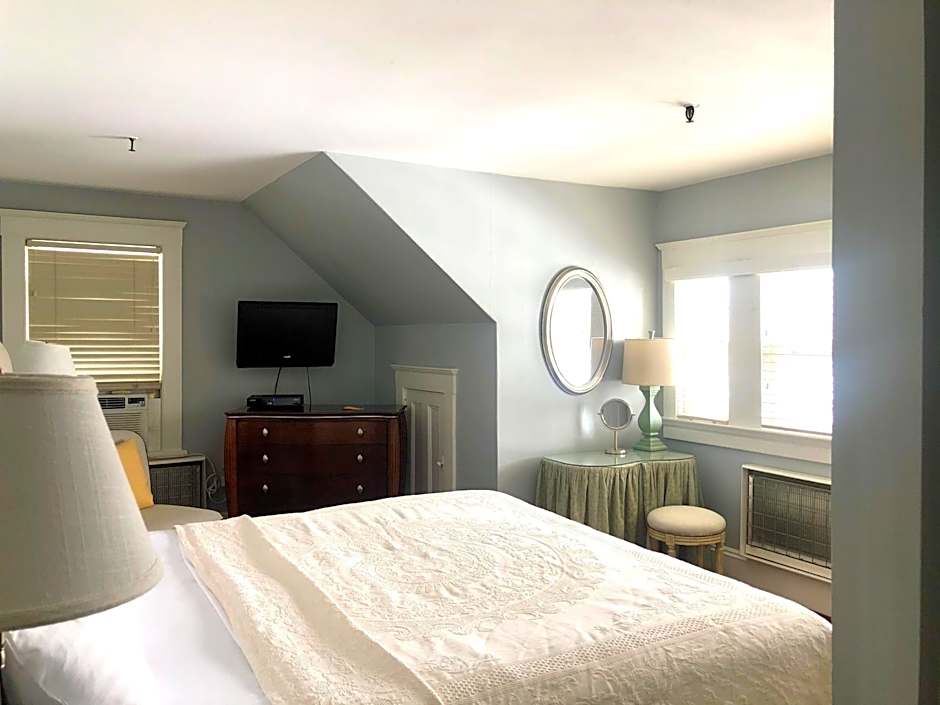 The Inn at Longshore