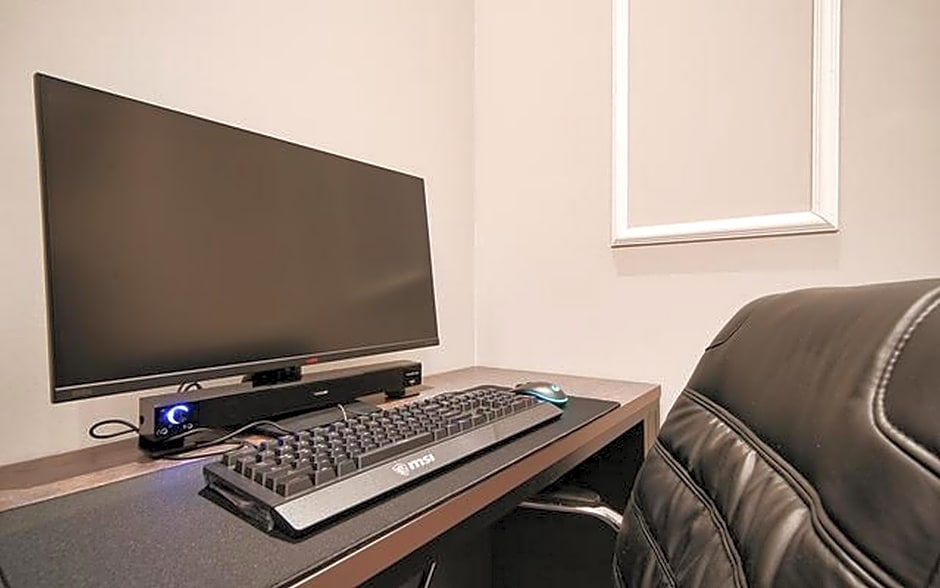 Hotel Hermes at Yongin Everland Station