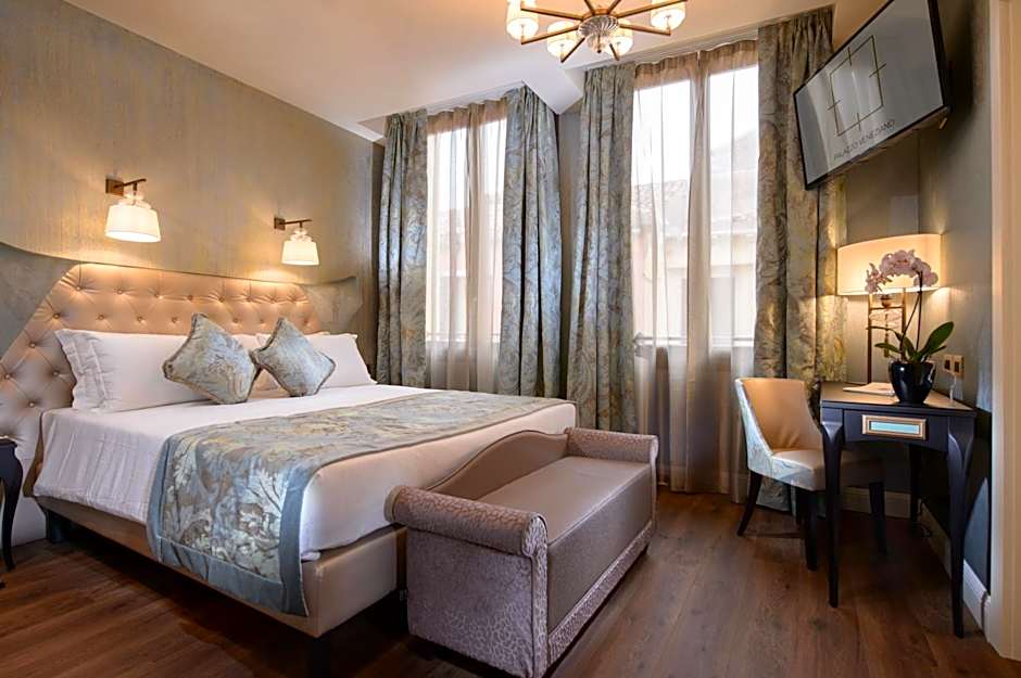 Palazzo Veneziano - Venice Collection